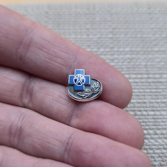 Sterling Silver Small Blue Cross Pin Brooch A5929 - Picture 1 of 5